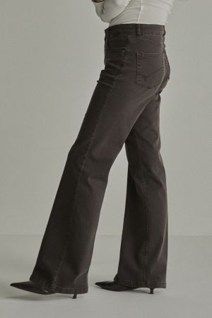  205 deep brown