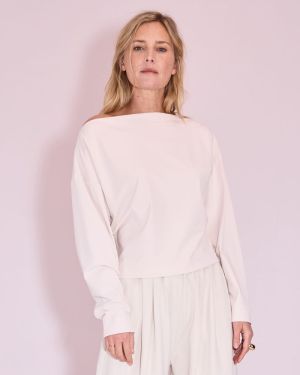  032 chalk white