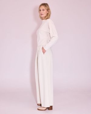  032 chalk white