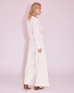  032 chalk white